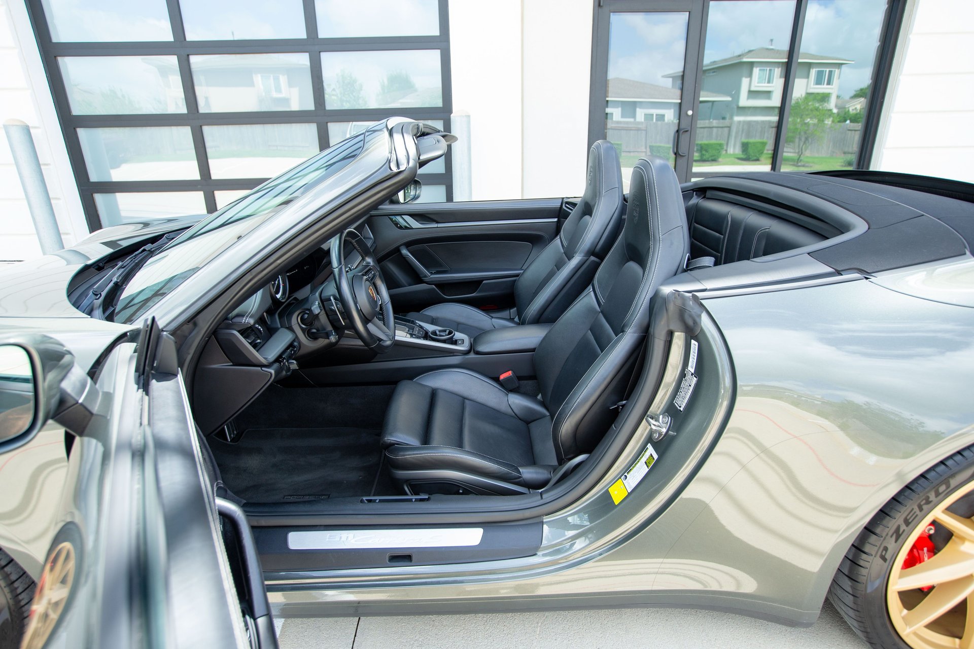 Used 2021 Porsche 911 Carrera S w/ Premium Package RWD image 2