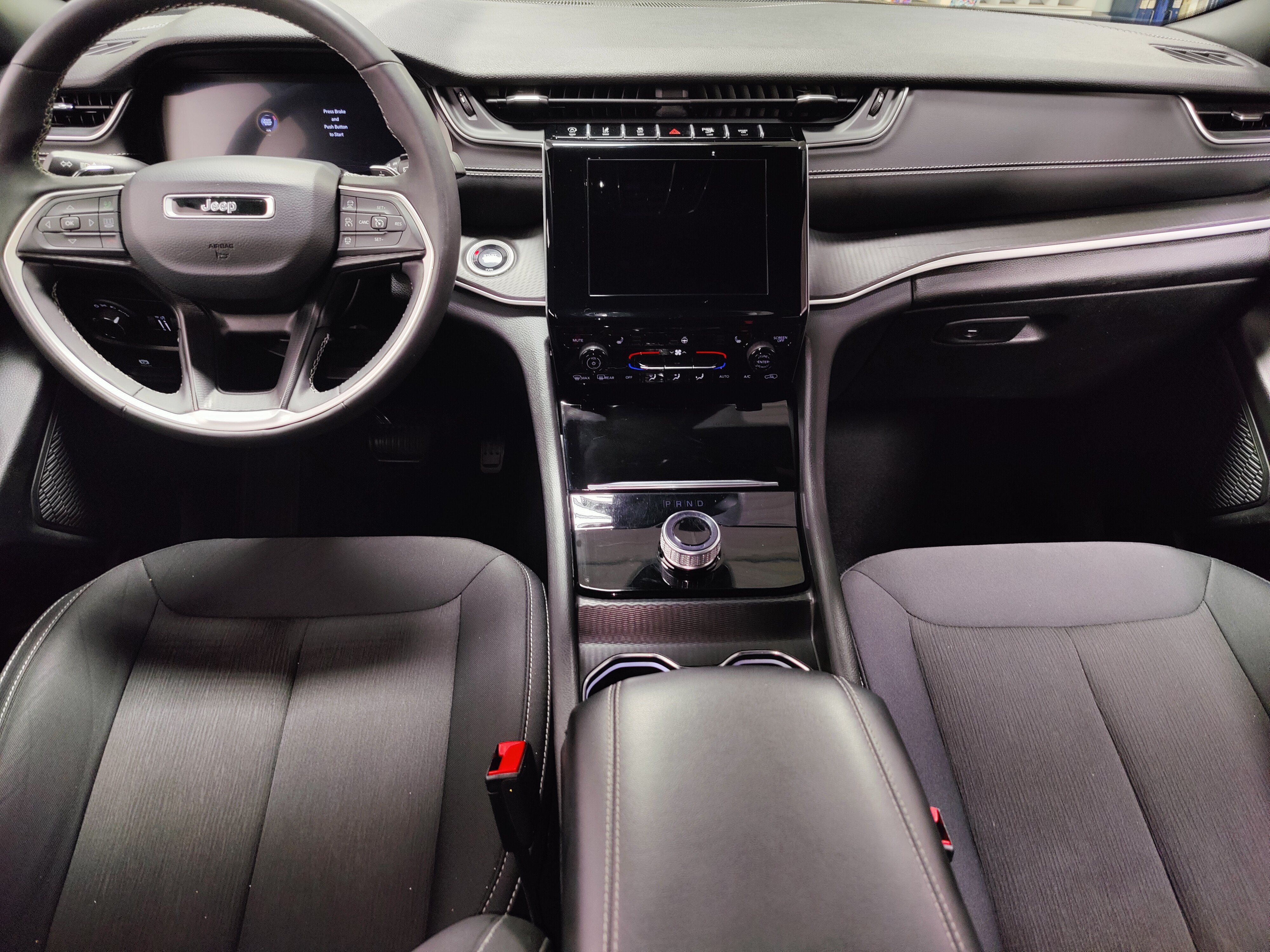 Used 2025 Jeep Grand Cherokee L Laredo w/ Luxury Tech Group I AWD/4WD image 16