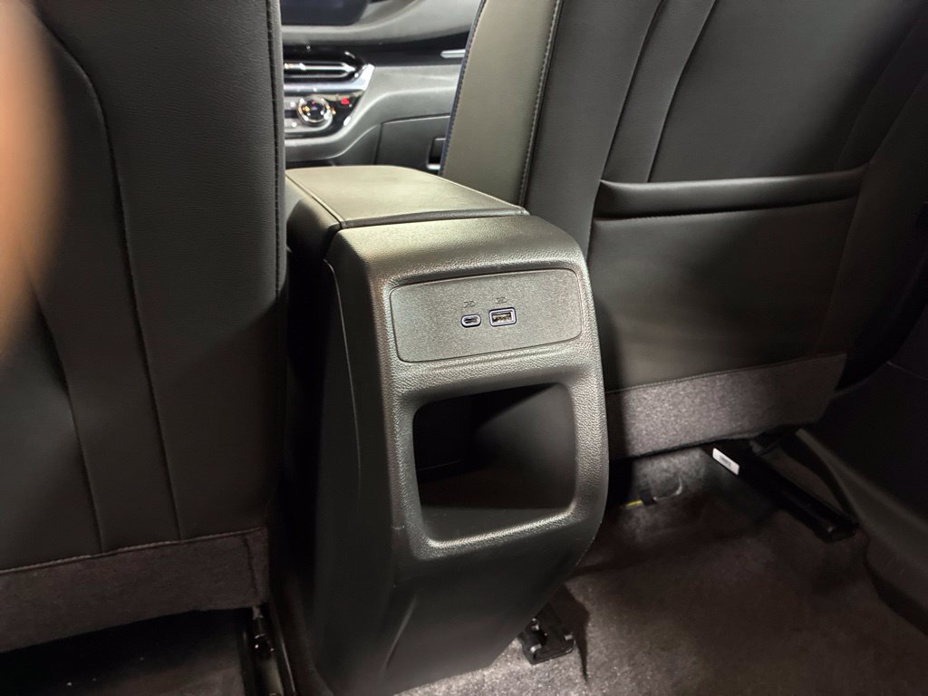 Used 2025 Buick Envista Sport Touring w/ Experience Buick Package FWD image 28