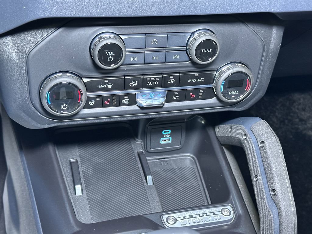 New 2025 Ford Bronco Outer Banks w/ Sasquatch Package image 27