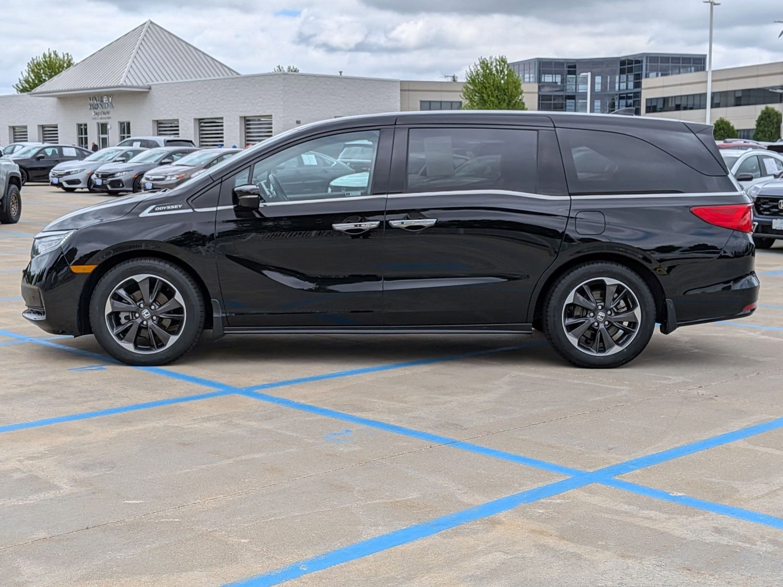 Certified 2023 Honda Odyssey Elite image 9