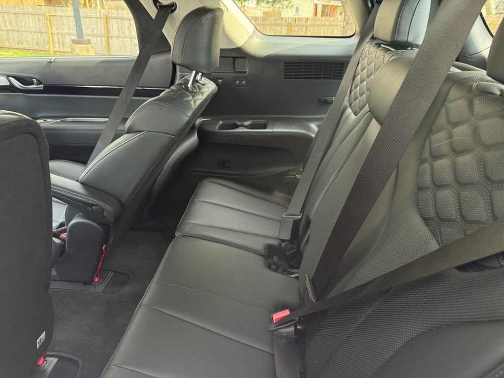 Used 2021 Hyundai Palisade Limited image 18