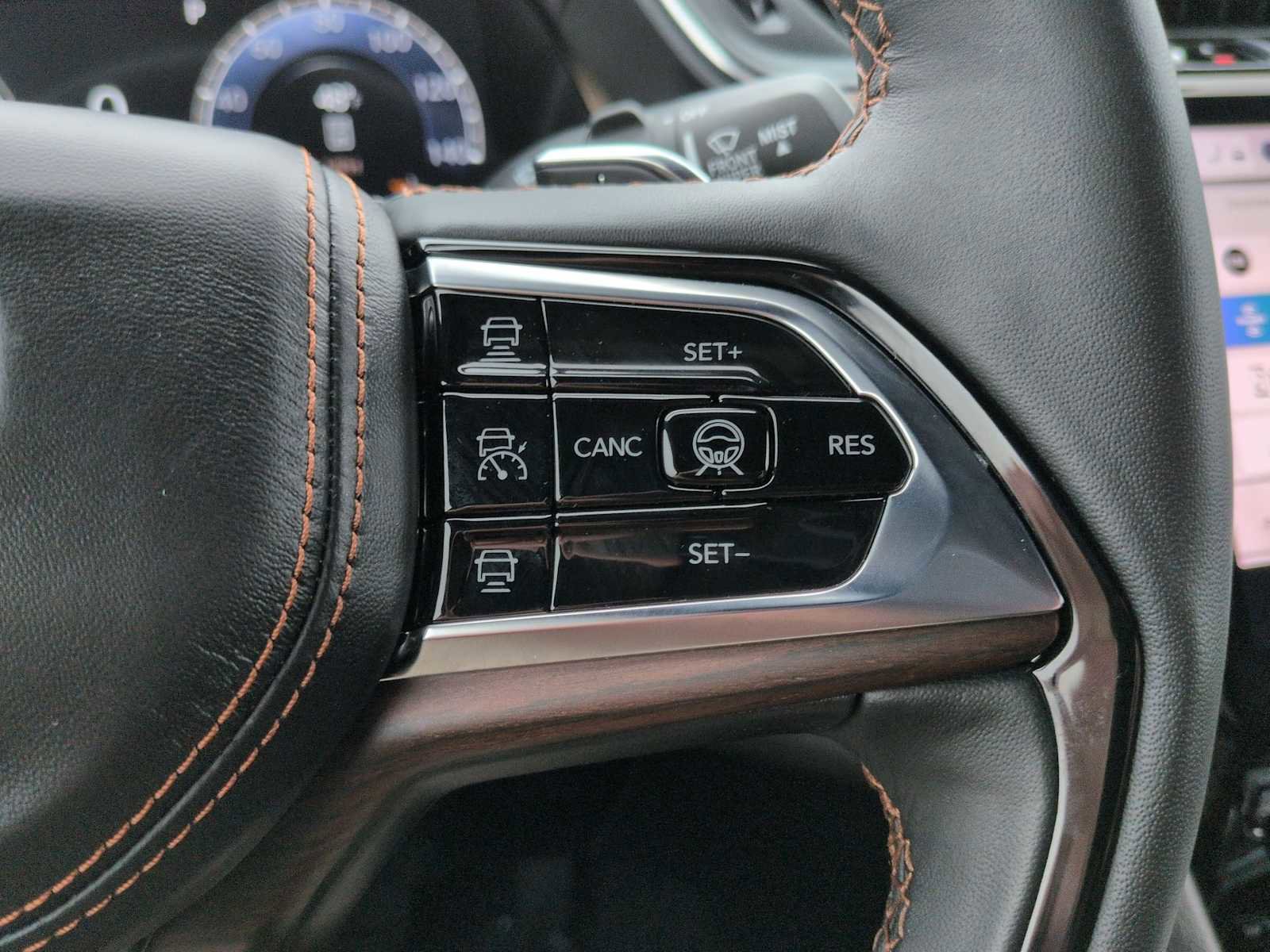 Used 2024 Jeep Grand Cherokee Summit w/ Adv Protech Group IV image 27