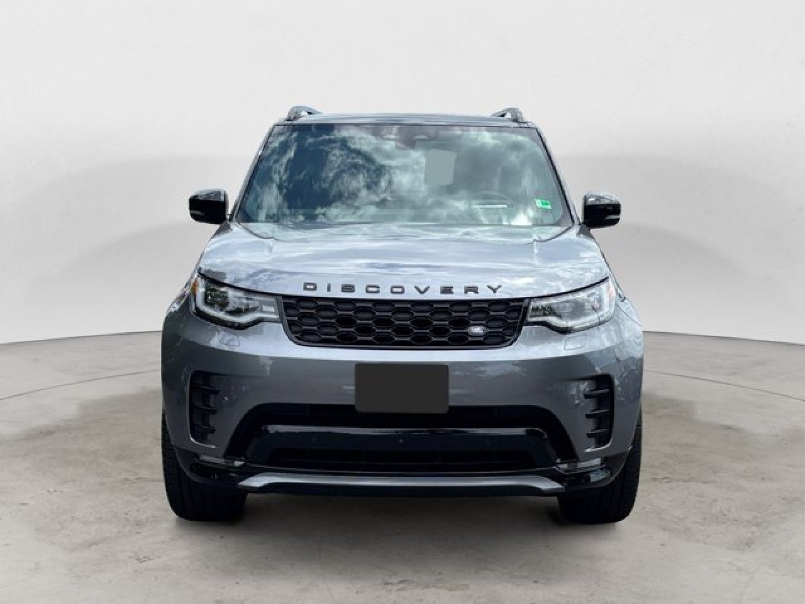 Used 2025 Land Rover Discovery Dynamic SE AWD/4WD image 8