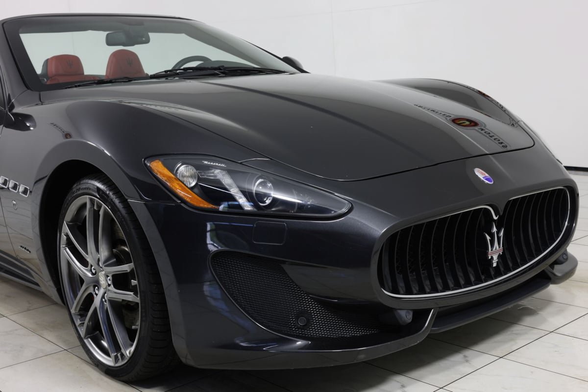 Used 2017 Maserati GranTurismo Sport RWD image 38