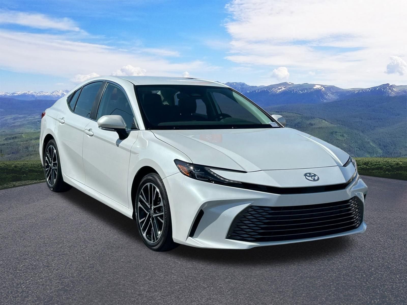 Used 2025 Toyota Camry XLE image 8