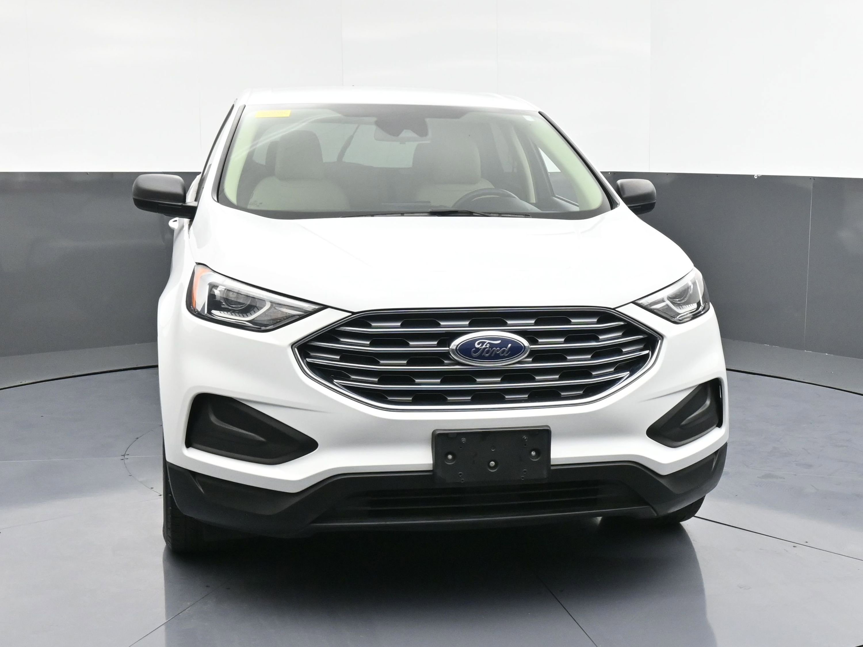 Used 2021 Ford Edge SE image 2