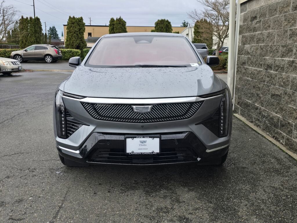 New 2026 Cadillac Optiq Luxury 2 image 11