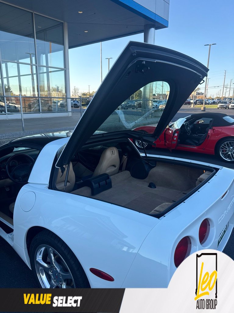 Used 2004 Chevrolet Corvette Coupe w/ Preferred Equipment Group RWD image 20