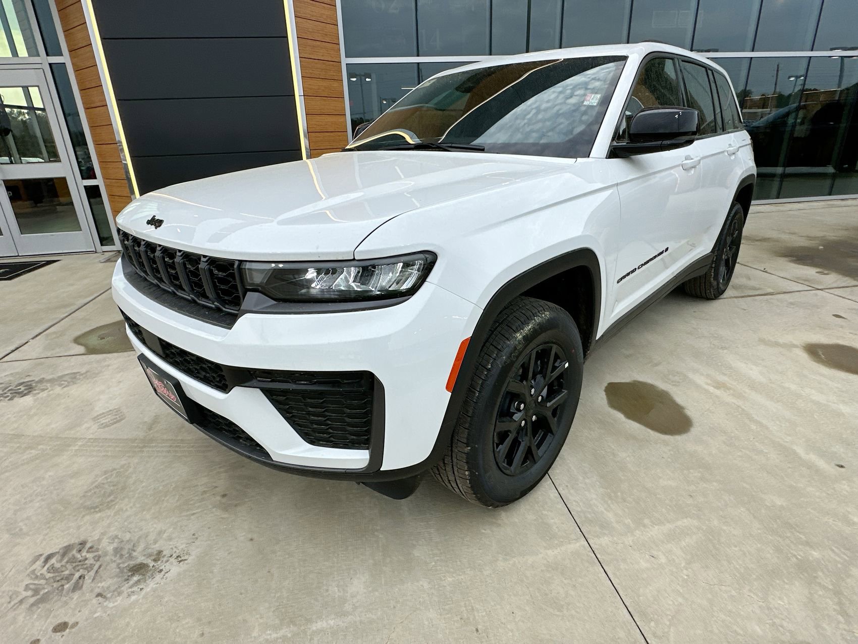 New 2026 Jeep Grand Cherokee Altitude AWD/4WD image 4