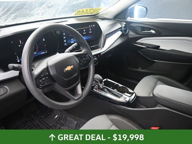 Used 2025 Chevrolet Trax LT image 23