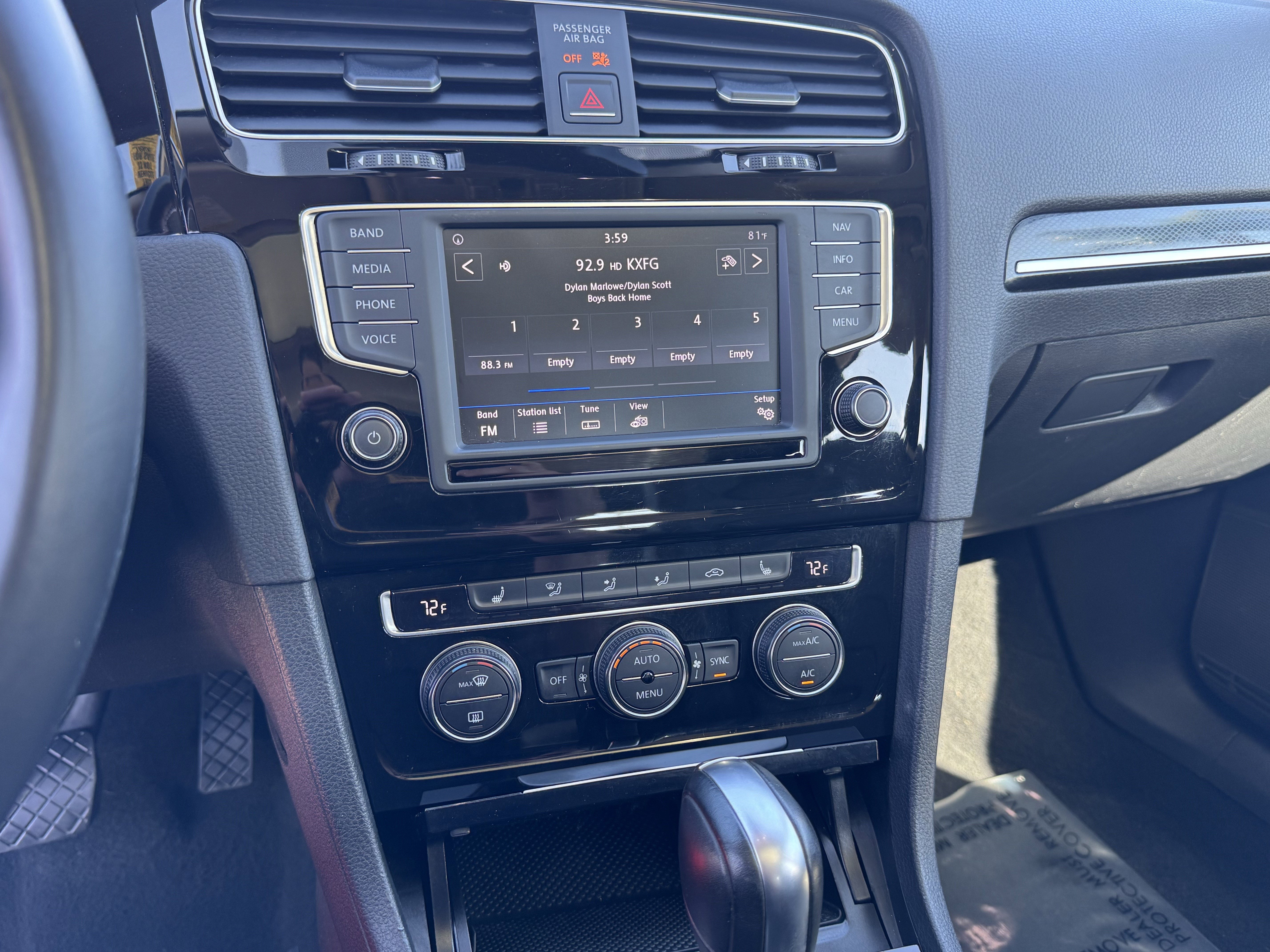 Used 2017 Volkswagen Golf SEL FWD image 25