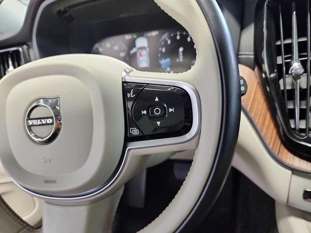 Used 2020 Volvo XC60 T6 Inscription AWD/4WD image 22