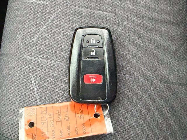 Used 2019 Toyota RAV4 XLE FWD image 30