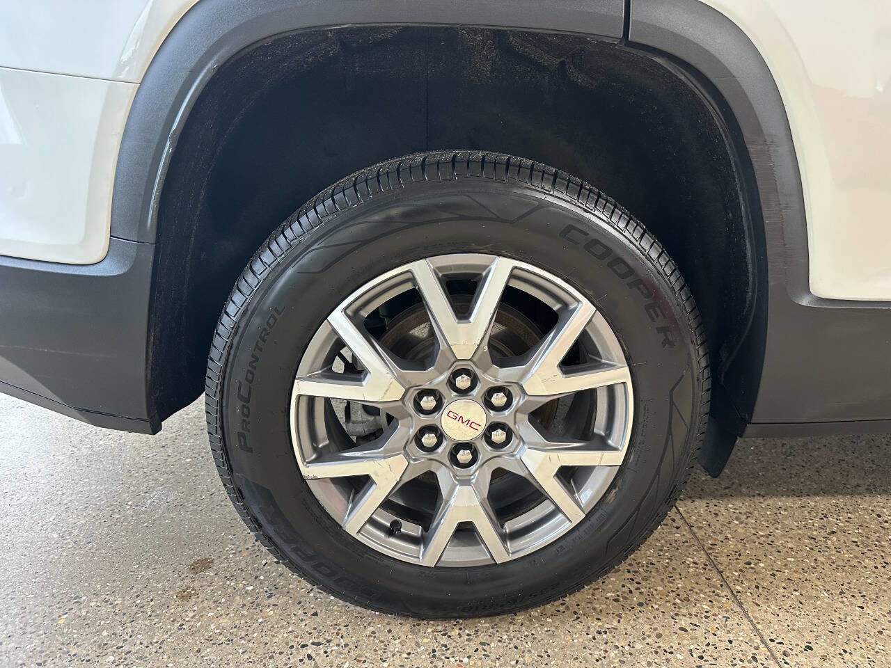 Used 2021 GMC Acadia SLT image 17