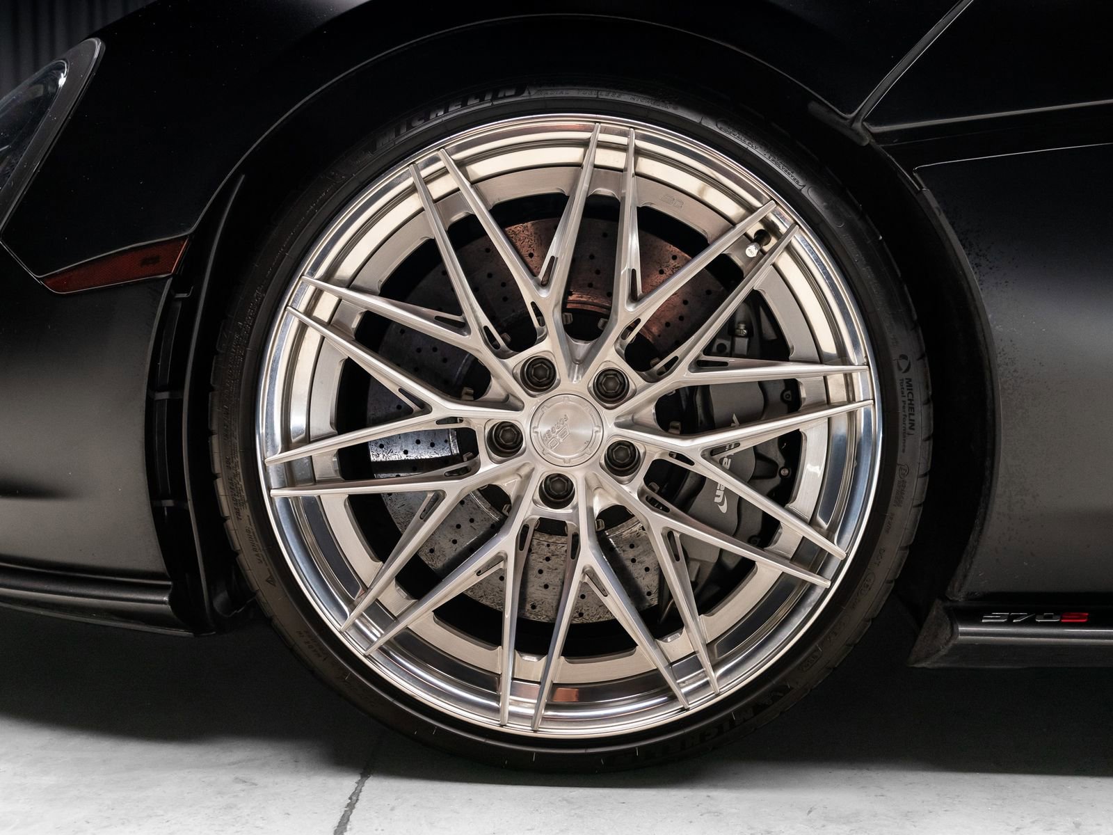 Used 2018 McLaren 570S Spider RWD image 5