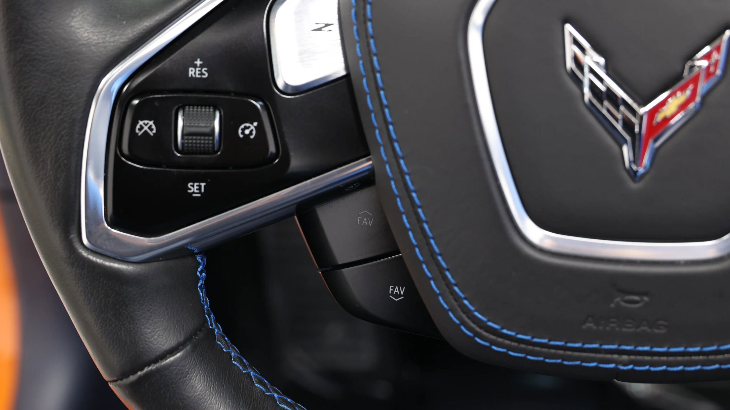 Used 2022 Chevrolet Corvette Stingray Premium Conv w/ Z51 Performance Package image 31