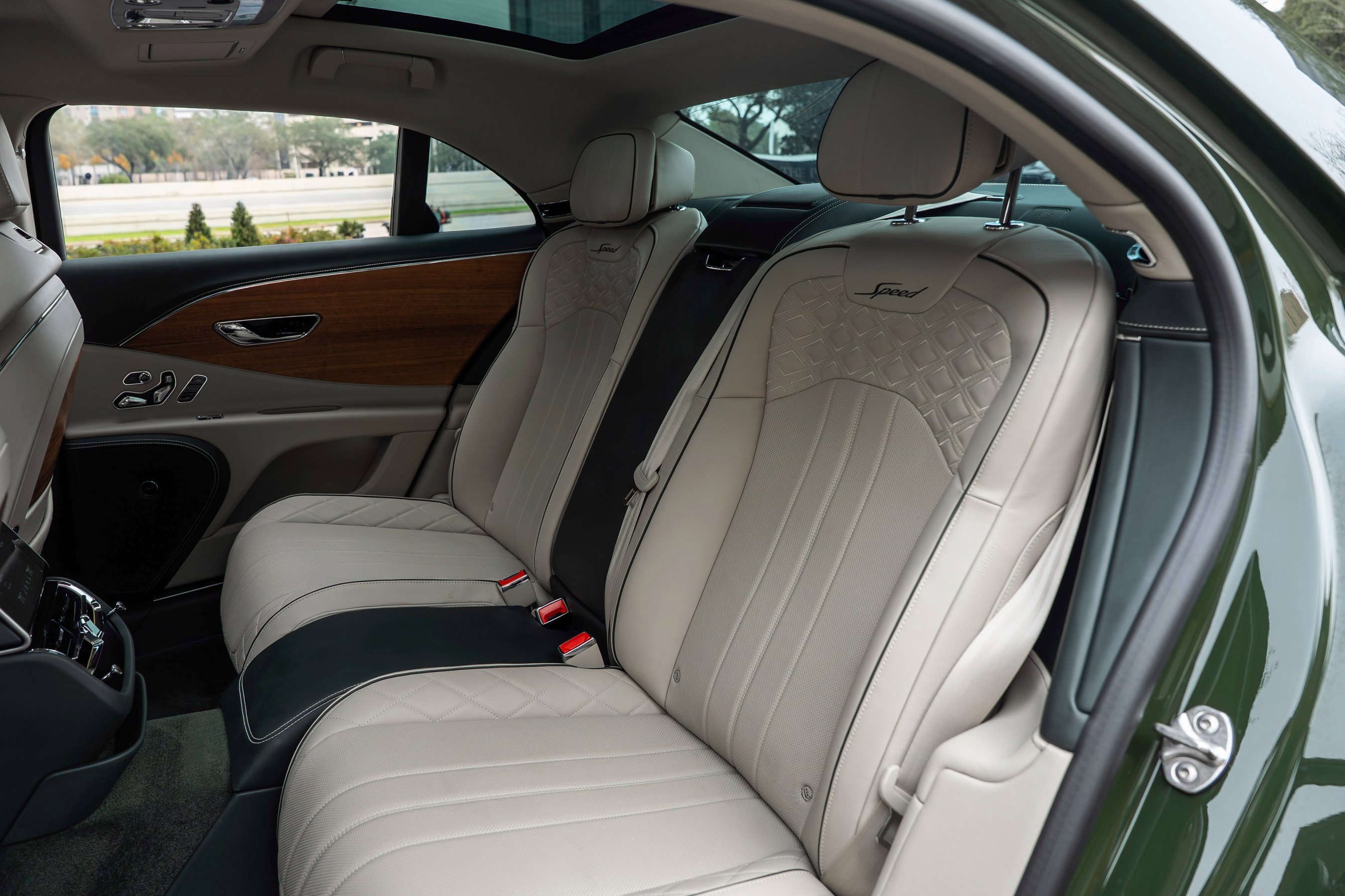 Used 2024 Bentley Flying Spur W12 image 42