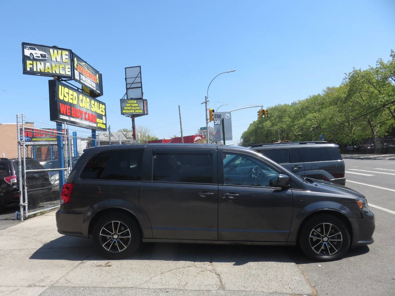 Used 2018 Dodge Grand Caravan GT FWD image 9