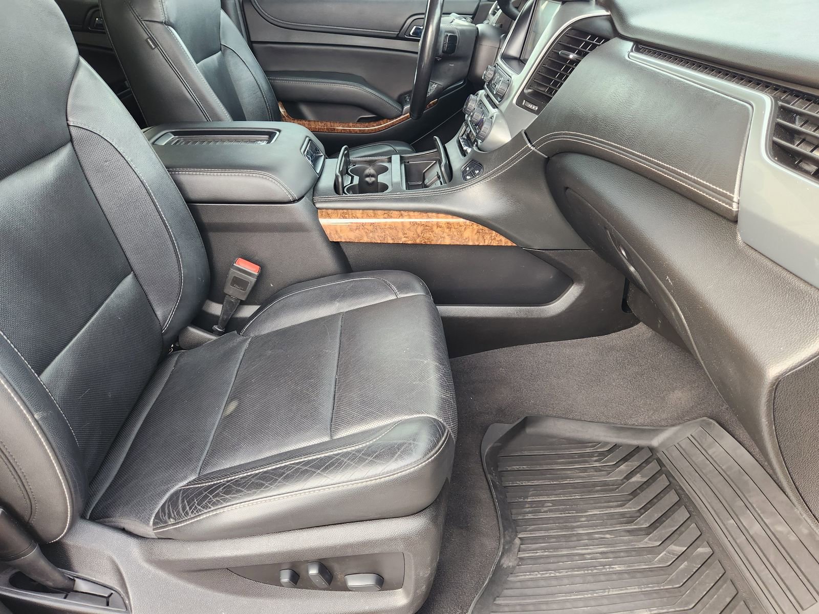 Used 2019 Chevrolet Suburban Premier image 17