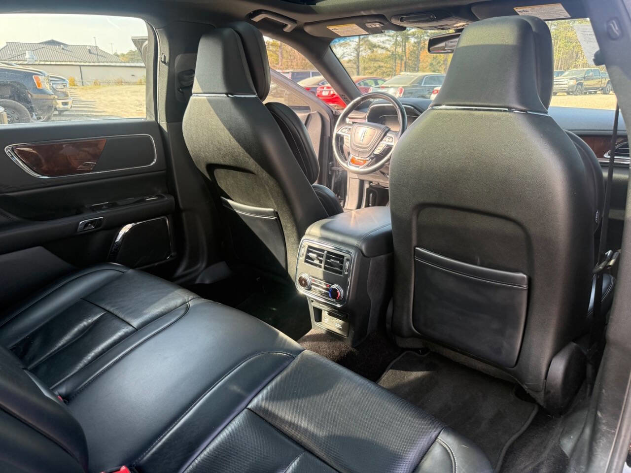 Used 2017 Lincoln Continental Reserve w/ Technology Package image 32