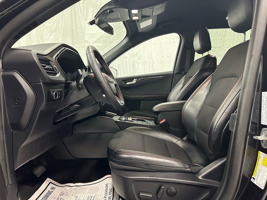 Used 2025 Ford Escape ST-Line AWD/4WD image 14