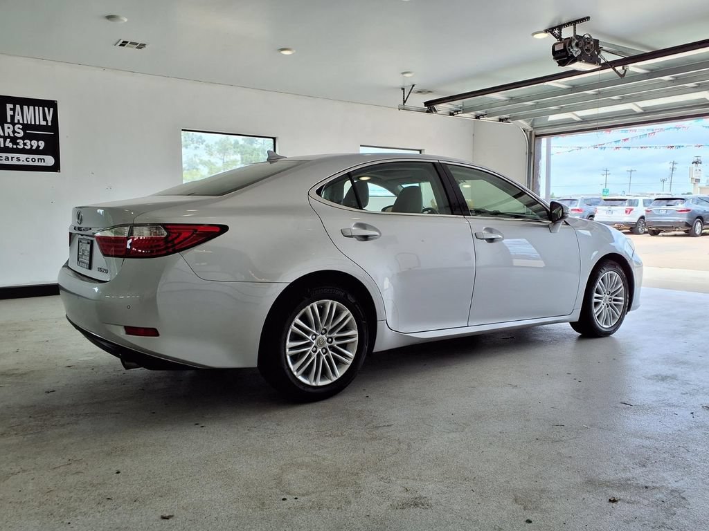 Used 2013 Lexus ES 350 w/ Luxury Pkg FWD image 17