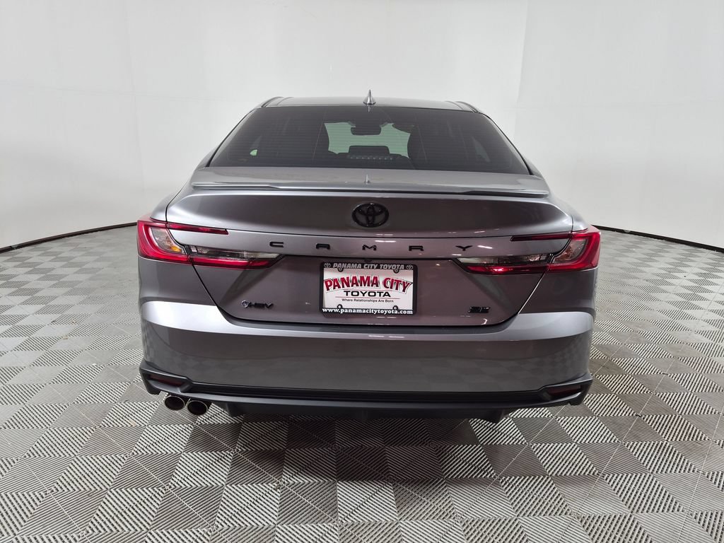Used 2025 Toyota Camry SE w/ Convenience Package FWD image 4