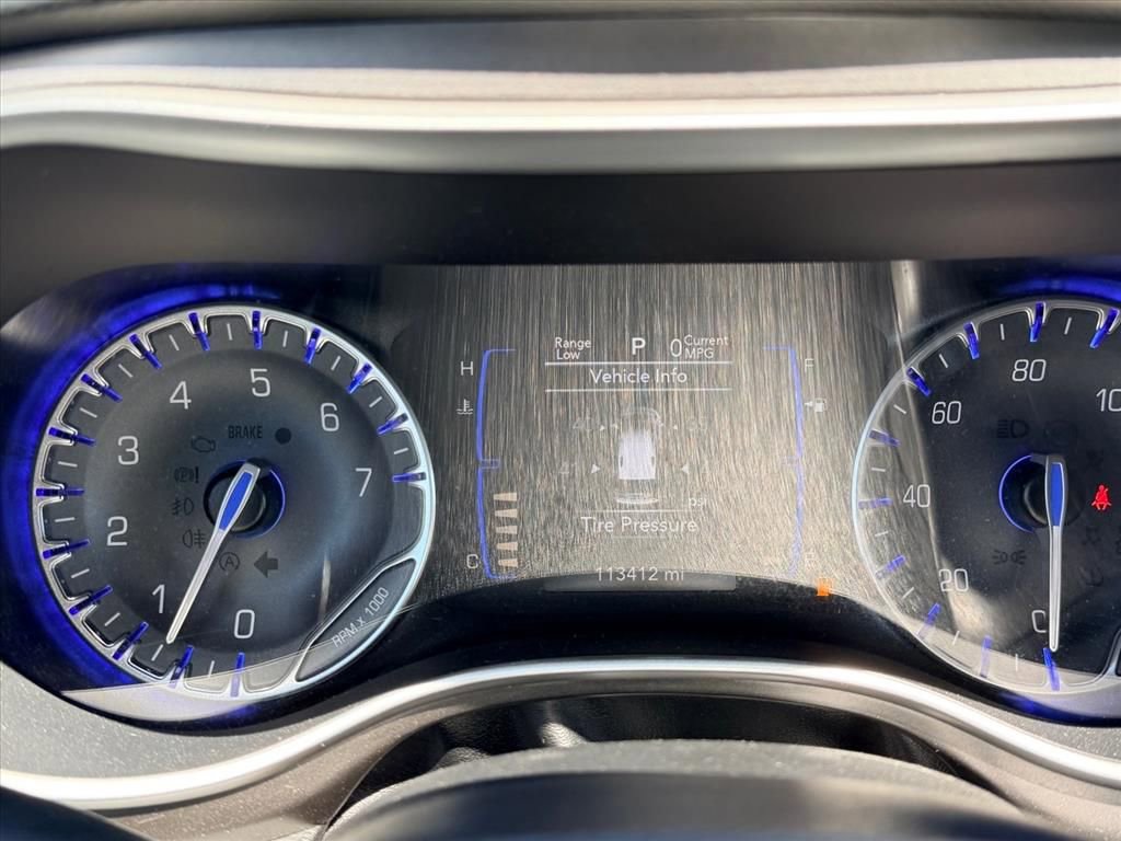 Used 2020 Chrysler Pacifica Touring-L image 19