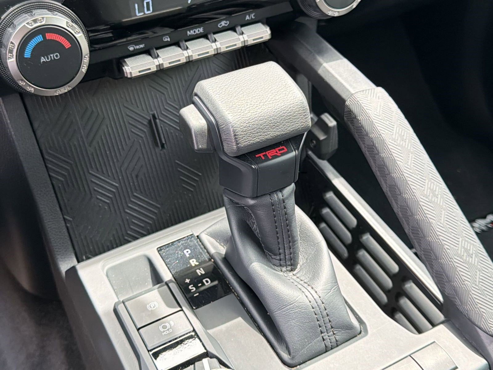 Used 2024 Toyota Tacoma TRD Off-Road AWD/4WD image 17