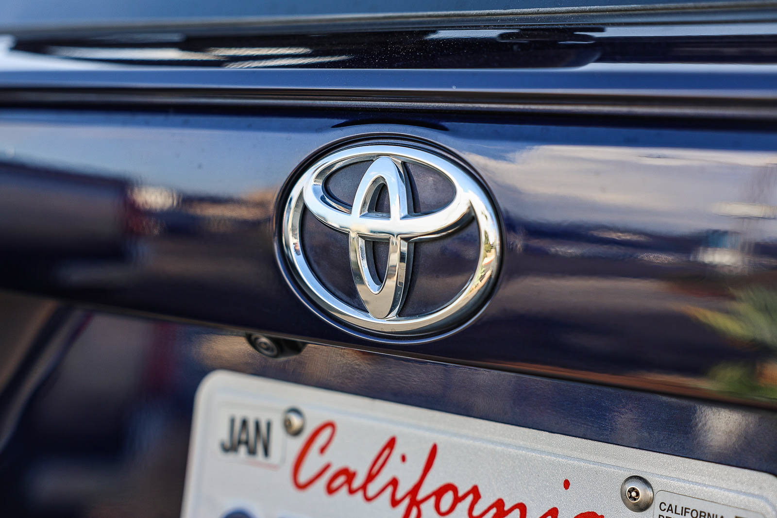 Used 2025 Toyota RAV4 XLE FWD image 25