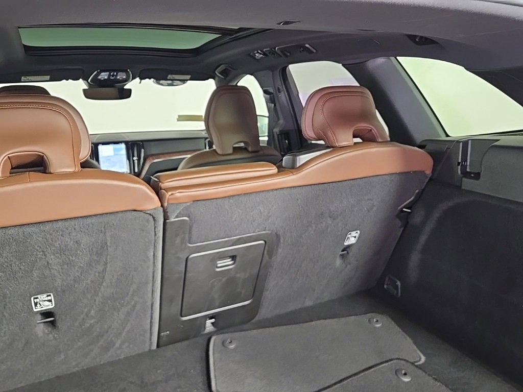 Certified 2024 Volvo XC60 T8 Ultimate image 14