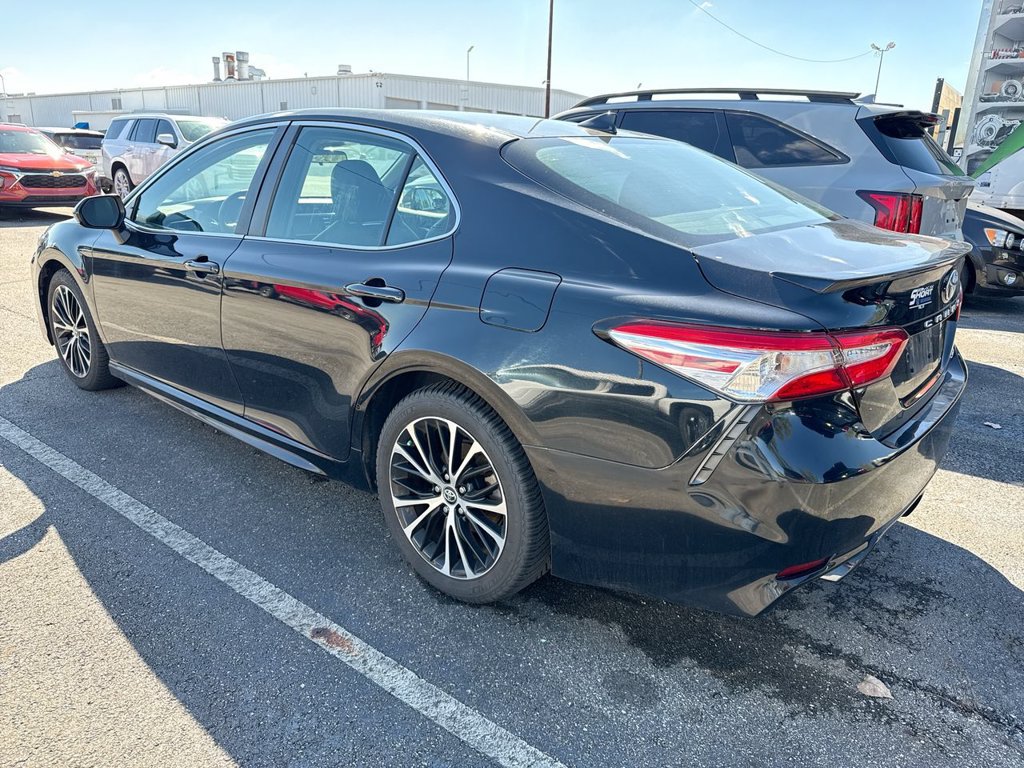 Used 2020 Toyota Camry SE FWD image 3