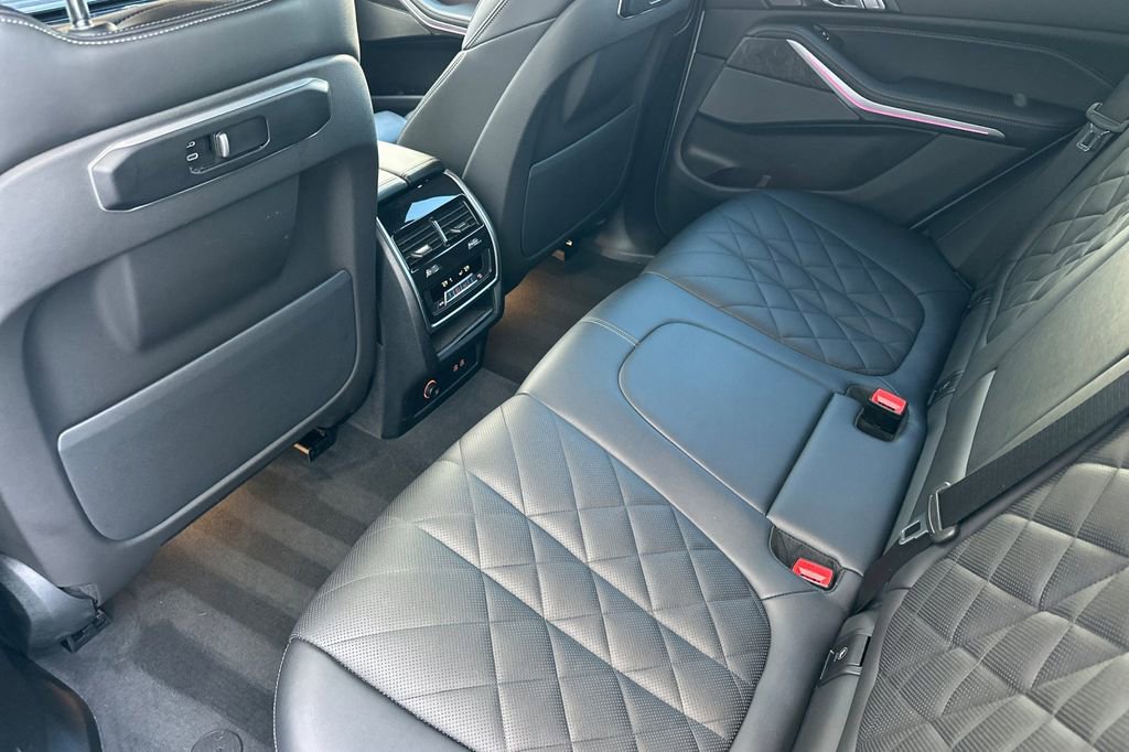 Used 2024 BMW X5 sDrive40i w/ M Sport Package image 12