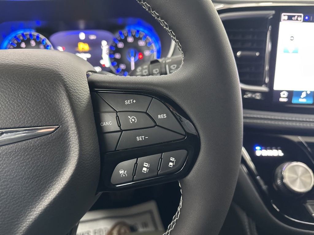 New 2026 Chrysler Pacifica Limited w/ S Appearance Package image 44