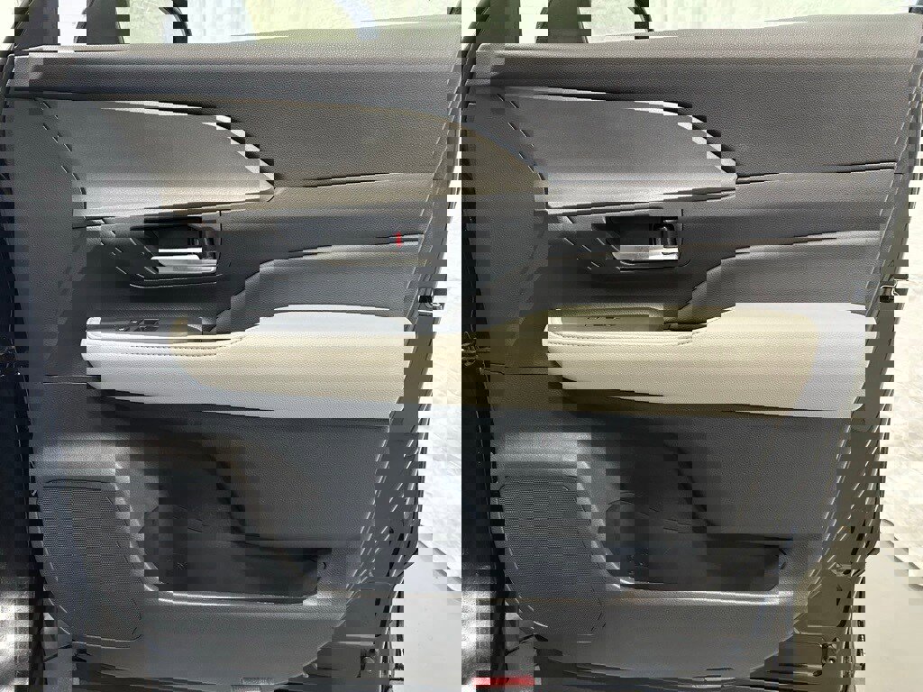 Used 2025 Toyota Grand Highlander AWD image 63