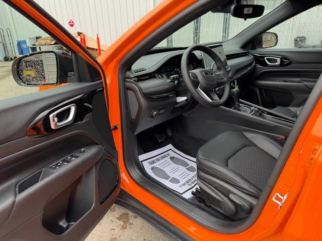 New 2026 Jeep Compass Latitude AWD/4WD image 14