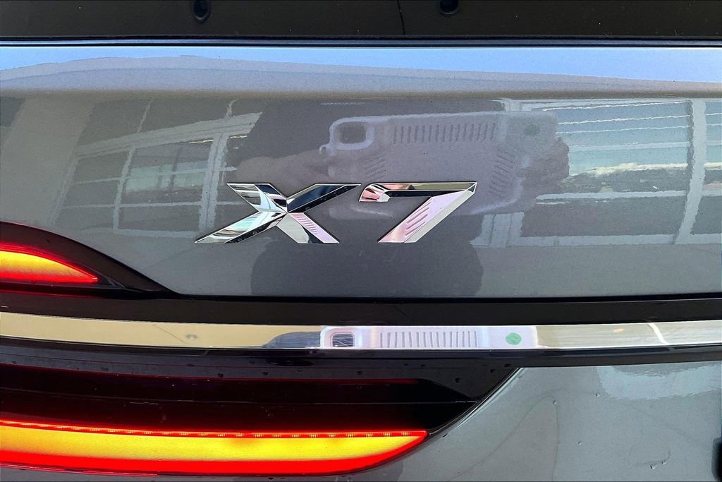 Used 2024 BMW X7 xDrive40i image 44