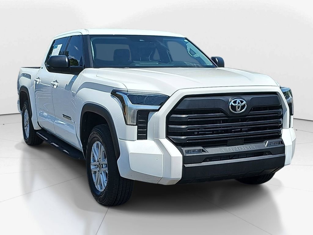 Used 2022 Toyota Tundra SR5 w/ SR5 Premium Package AWD/4WD video 3