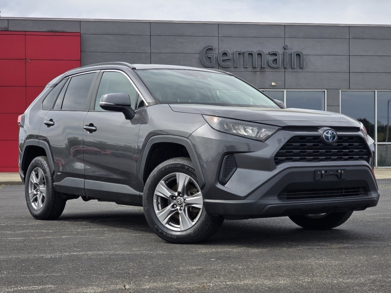 Certified 2022 Toyota RAV4 LE AWD/4WD image 2
