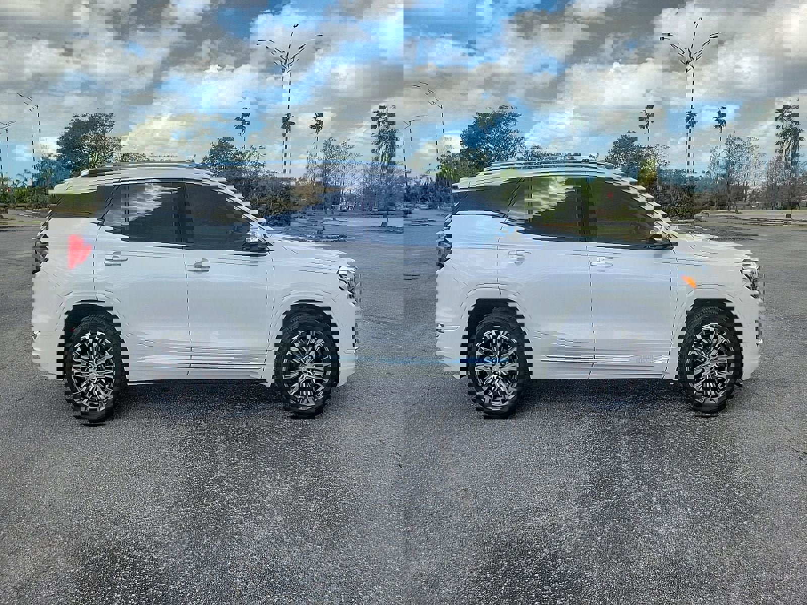 Used 2020 GMC Terrain Denali w/ Denali Premium Package image 5