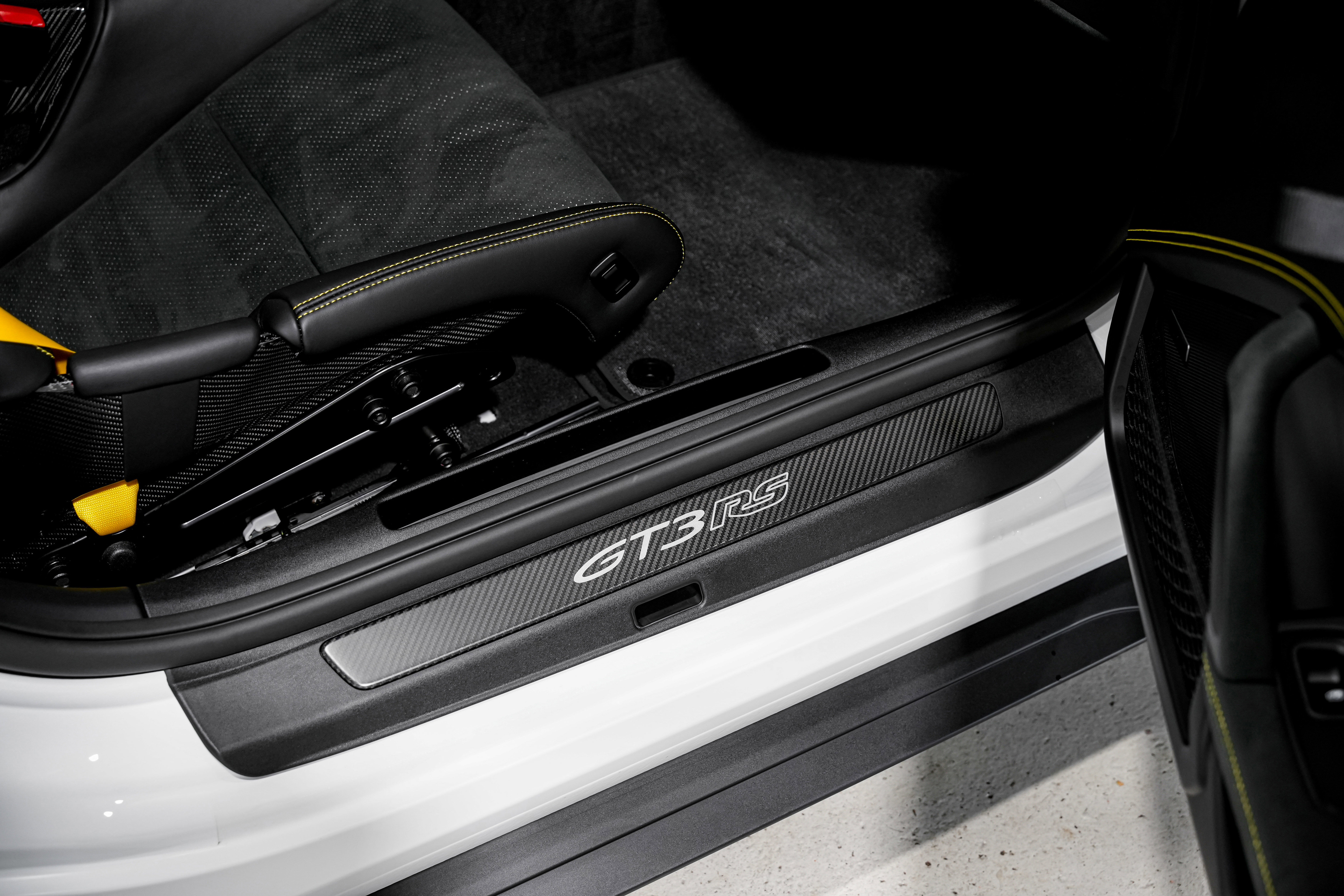 Used 2025 Porsche 911 GT3 RS image 29