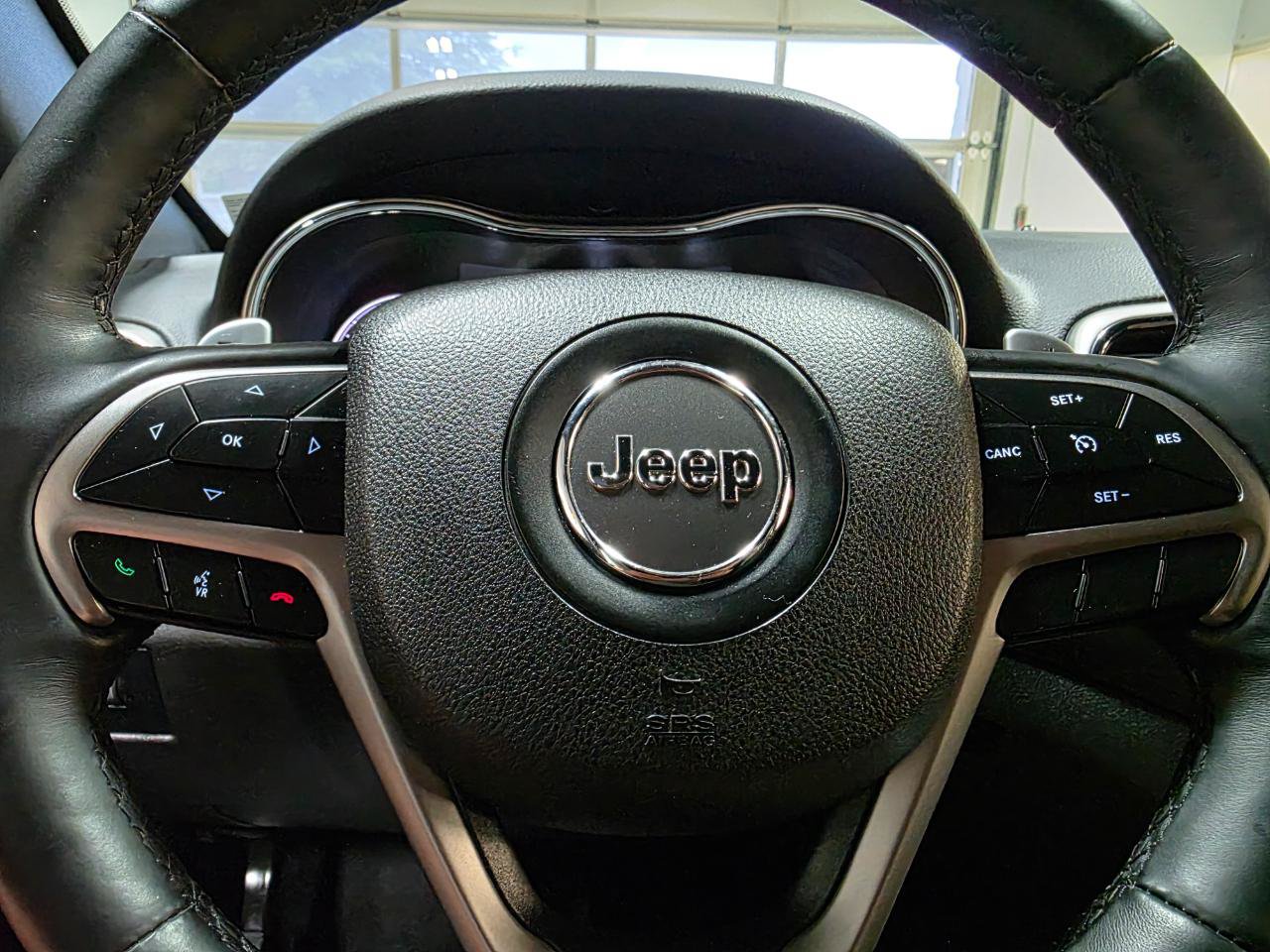 Used 2017 Jeep Grand Cherokee Altitude AWD/4WD image 28