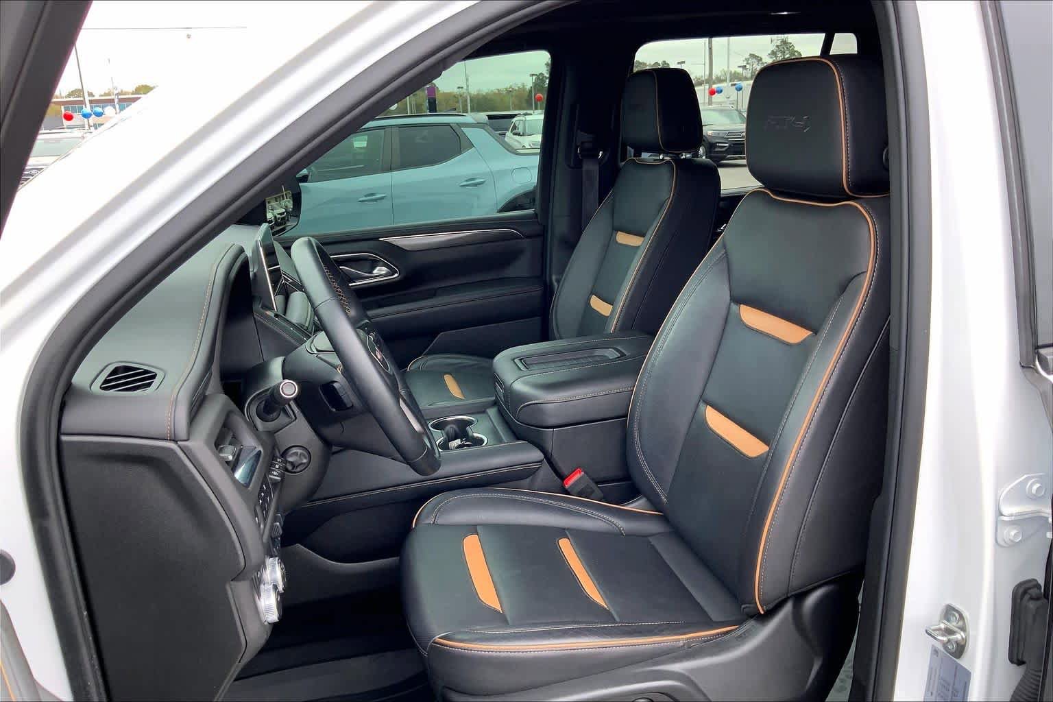 Used 2024 GMC Yukon AT4 w/ Technology Package image 8