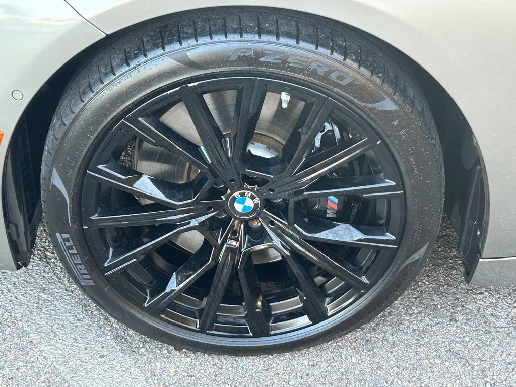 Used 2022 BMW 740i w/ M Sport Package RWD image 18