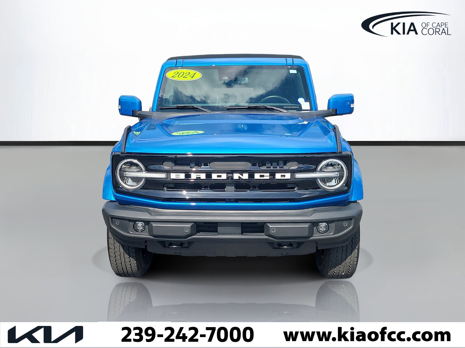 Used 2024 Ford Bronco Outer Banks AWD/4WD image 2