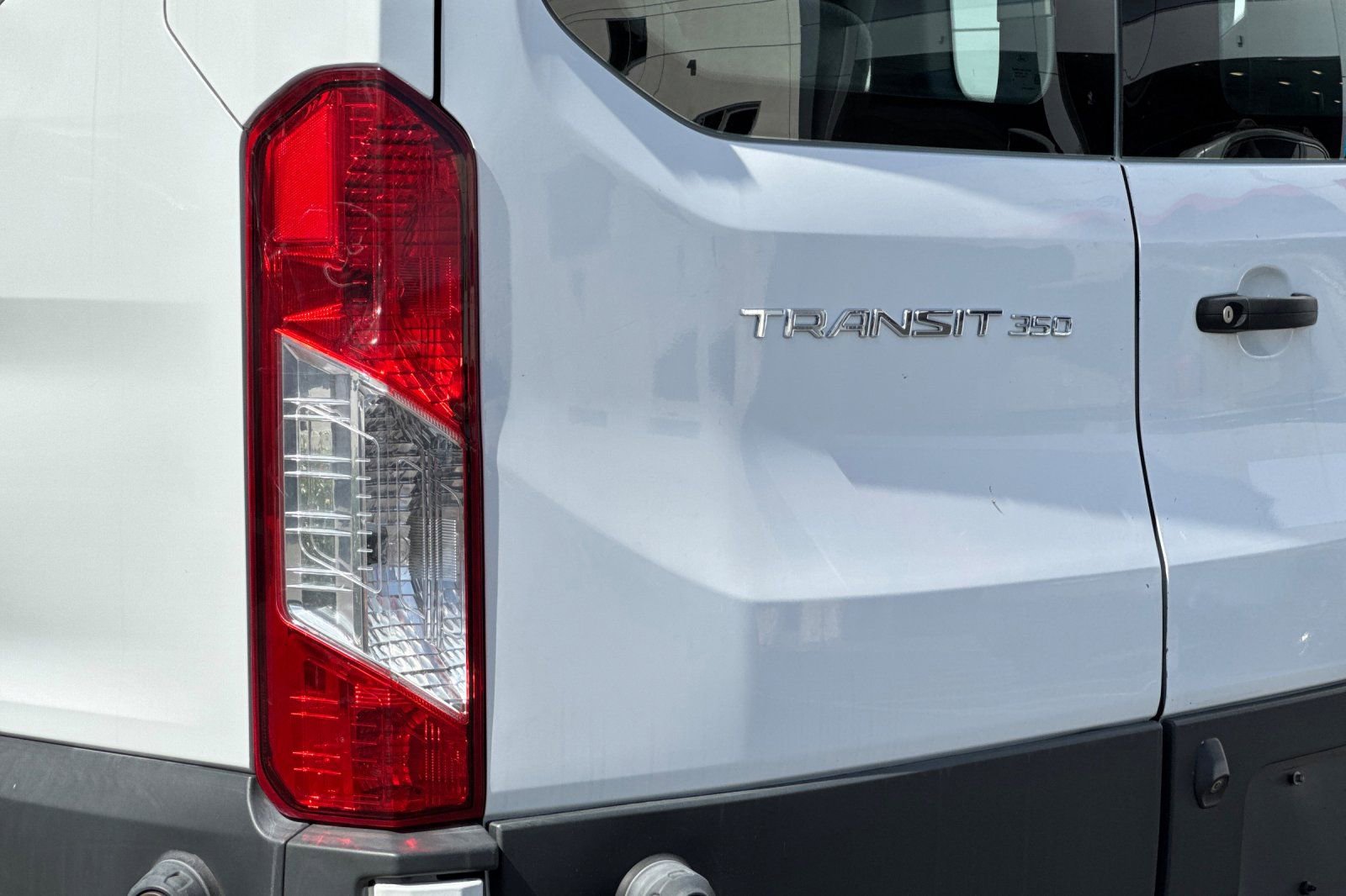 Used 2018 Ford Transit 350 XL image 27