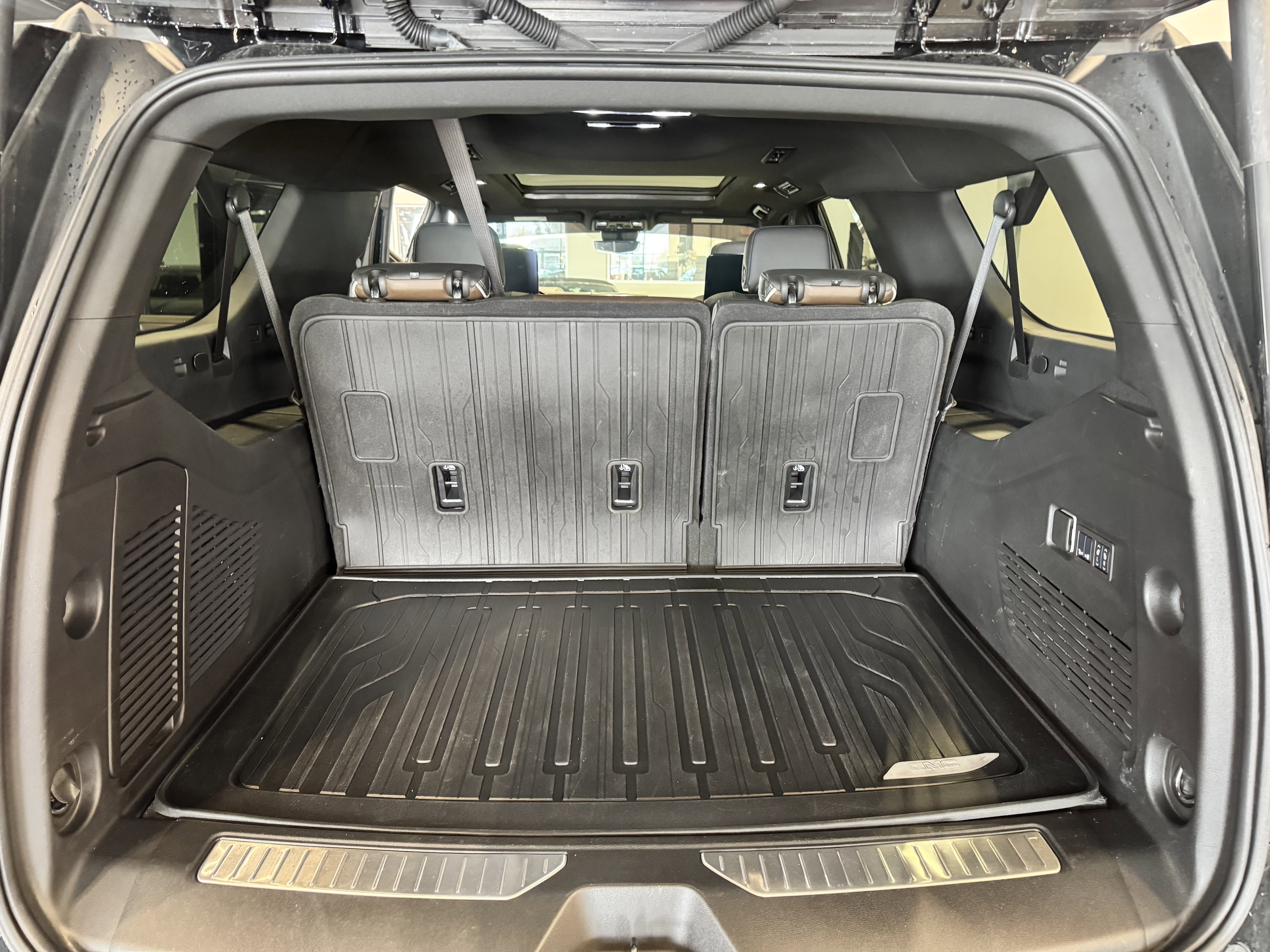 Used 2025 GMC Yukon XL Denali Ultimate image 19