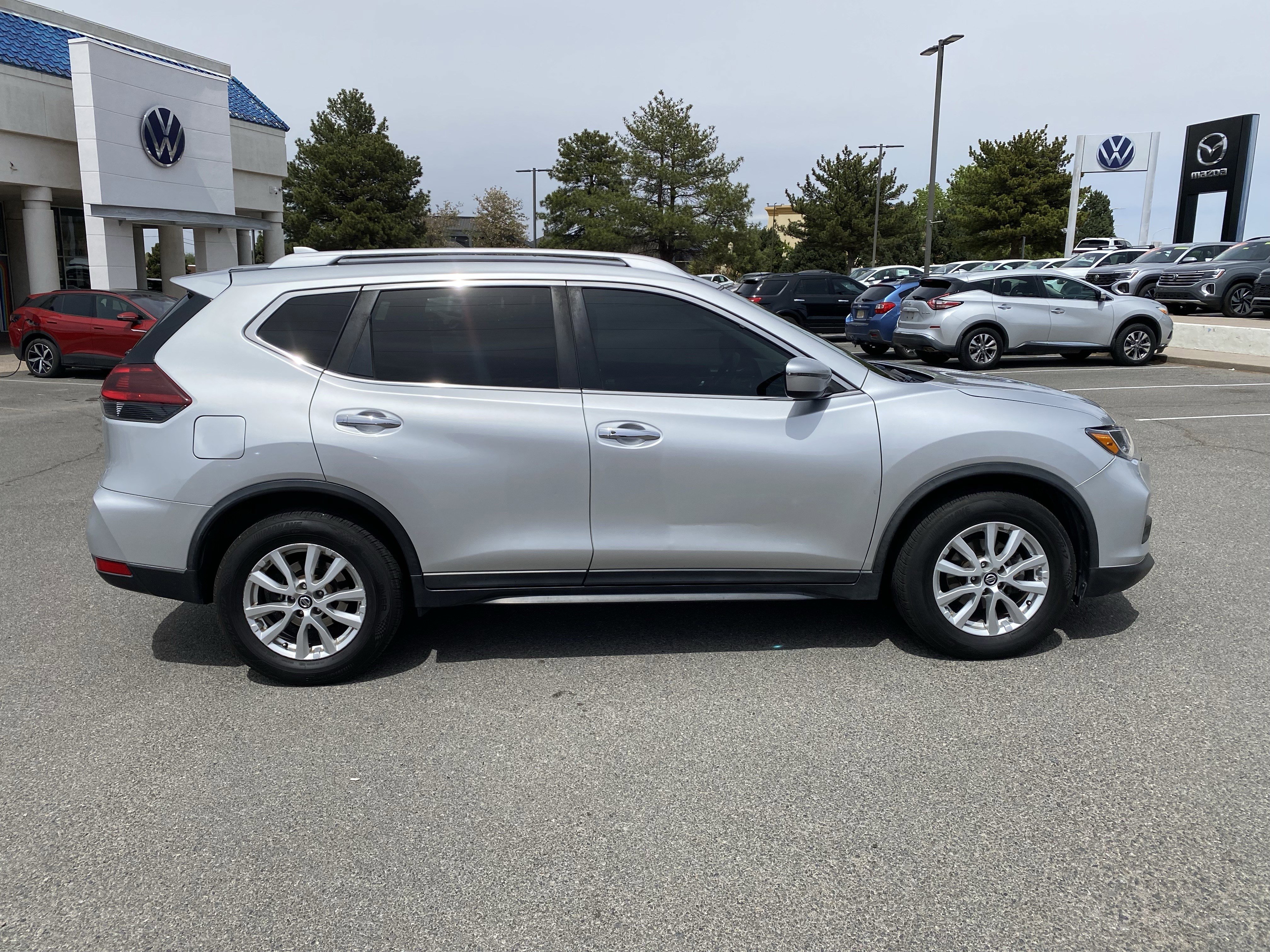 Used 2020 Nissan Rogue SV FWD image 45