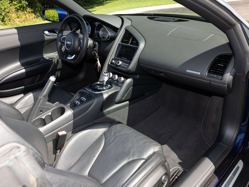Used 2014 Audi R8 V8 w/ Convenience Package AWD/4WD image 45